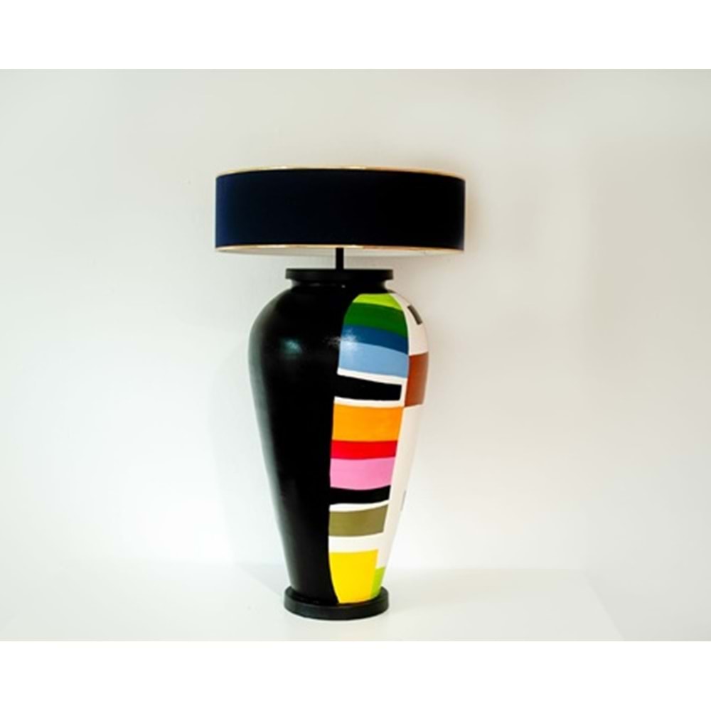 Siyah Çizgi Desenli Abajur 85 cm