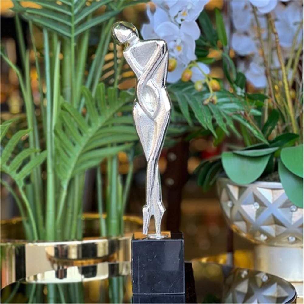 Utangaç Kız Gümüş