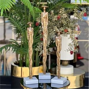 3 Lü Şapkalı Kadın Heykel Eskitme